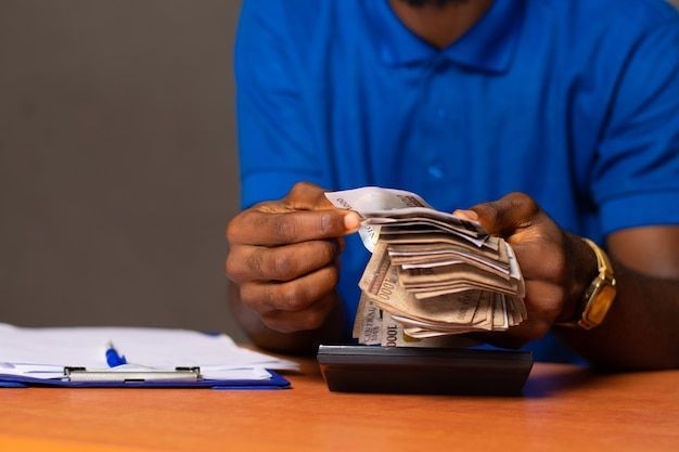 7 VAGAS DE EMPREGO NAS ÁREAS DE CONTABILIDADE, FINANÇAS E AUDITORIA SÃO ABERTAS POR EMPRESAS