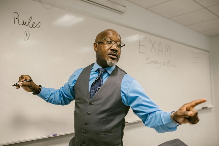 5 VAGAS DE EMPREGO PARA PROFESSORAS DE INGLÊS SÃO ABERTAS EM LUANDA